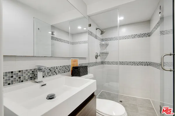 $2,200 | 508 North Kings Road, Unit 5, West Hollywood, CA 90048