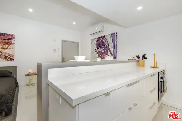 $2,200 | 508 North Kings Road, Unit 5, West Hollywood, CA 90048