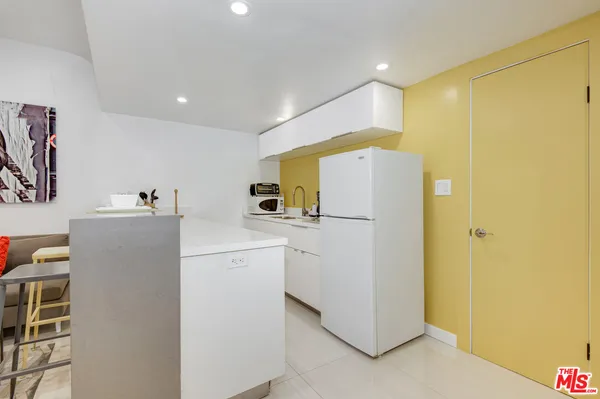 $2,200 | 508 North Kings Road, Unit 5, West Hollywood, CA 90048