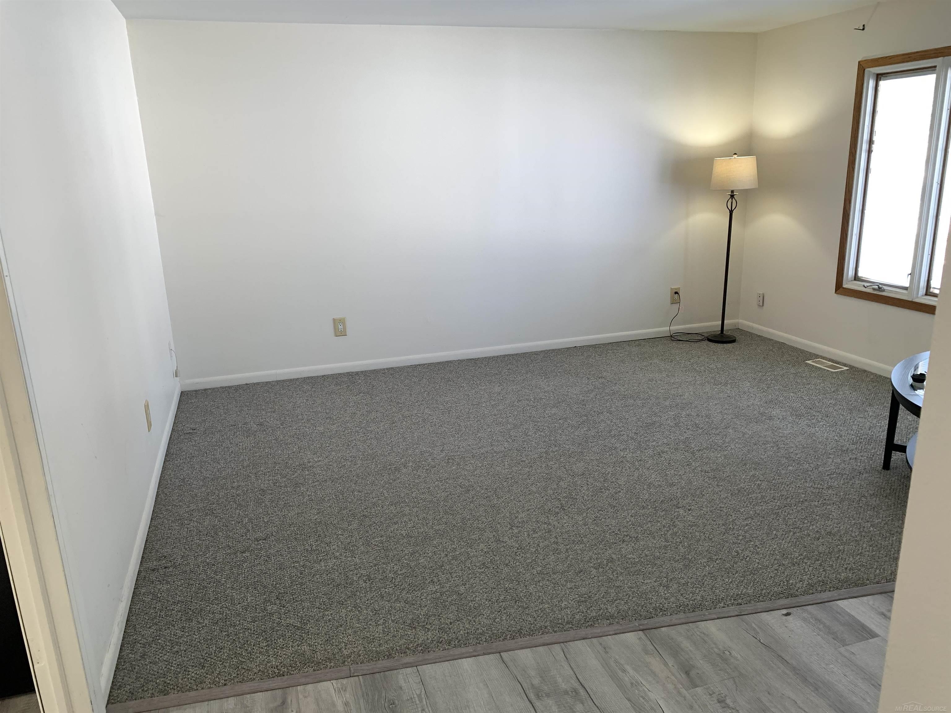 69220 Romeo Plank Road Armada, MI 48005 - Photo 12 of 26 50100790-11.JPG