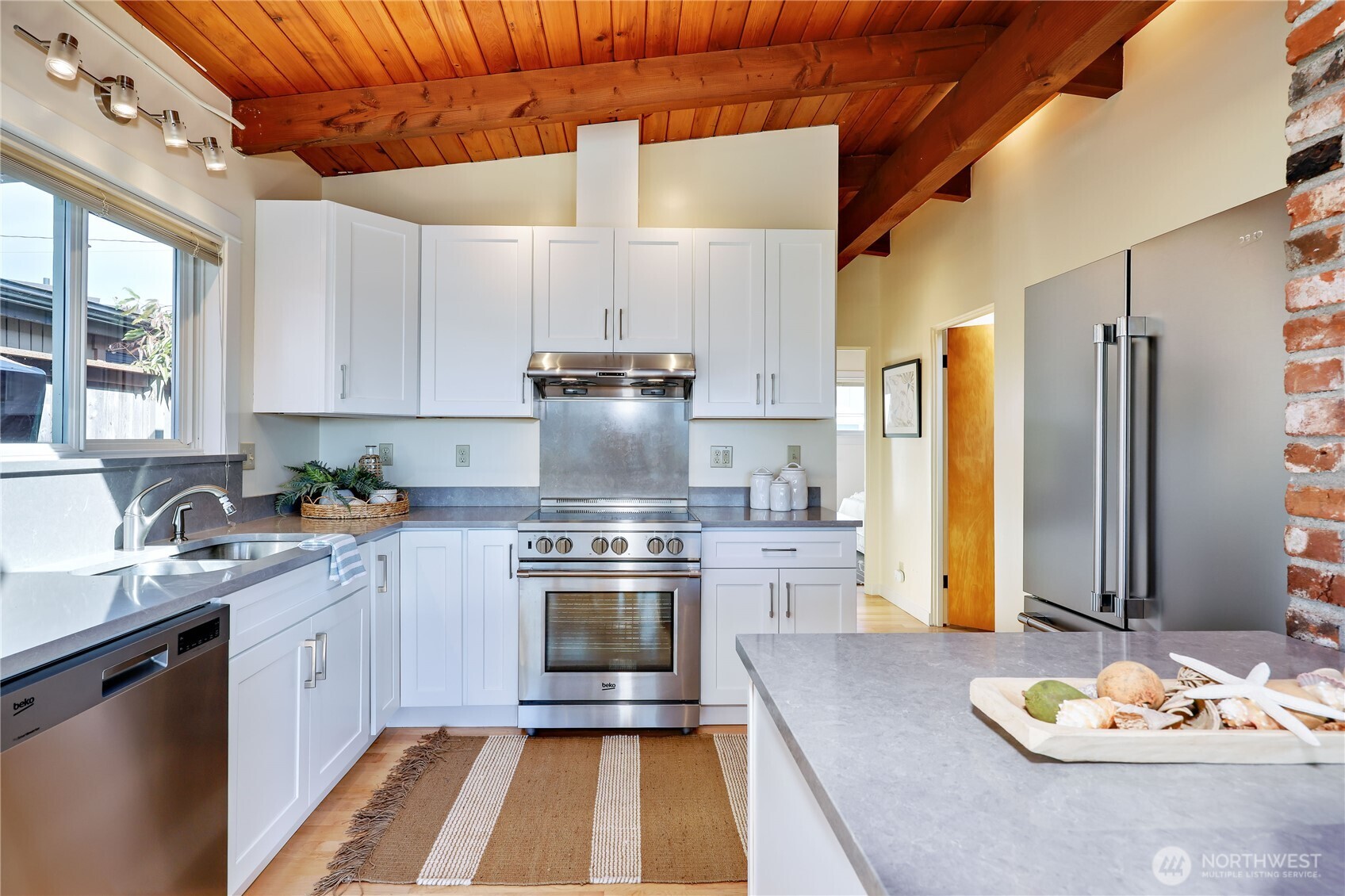 1060 Beckett Point Road Port Townsend, WA 98368 - Photo 12 of 29 Gallery Image 12