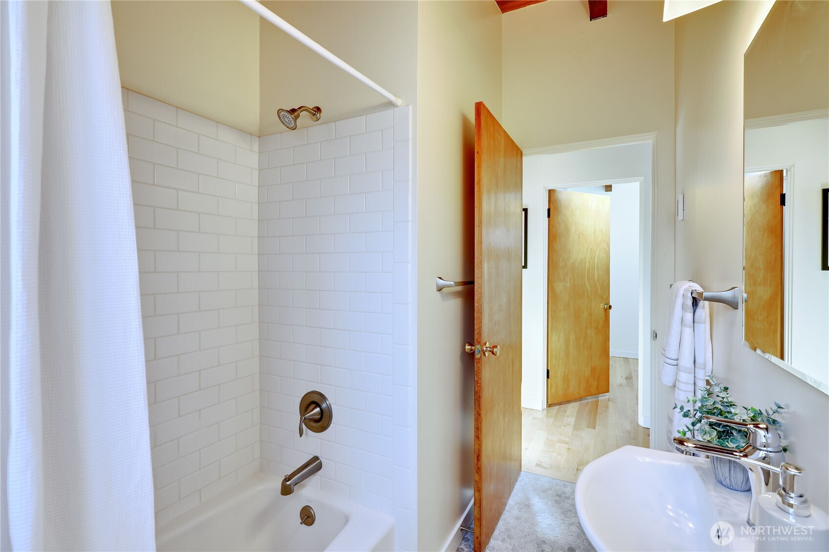 1060 Beckett Point Road Port Townsend, WA 98368 - Photo 19 of 29 Gallery Image 19