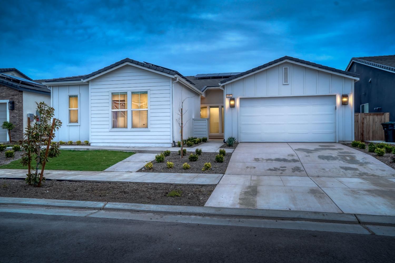 2251 North Duke Avenue Clovis, CA 93619 - Photo 2 of 26