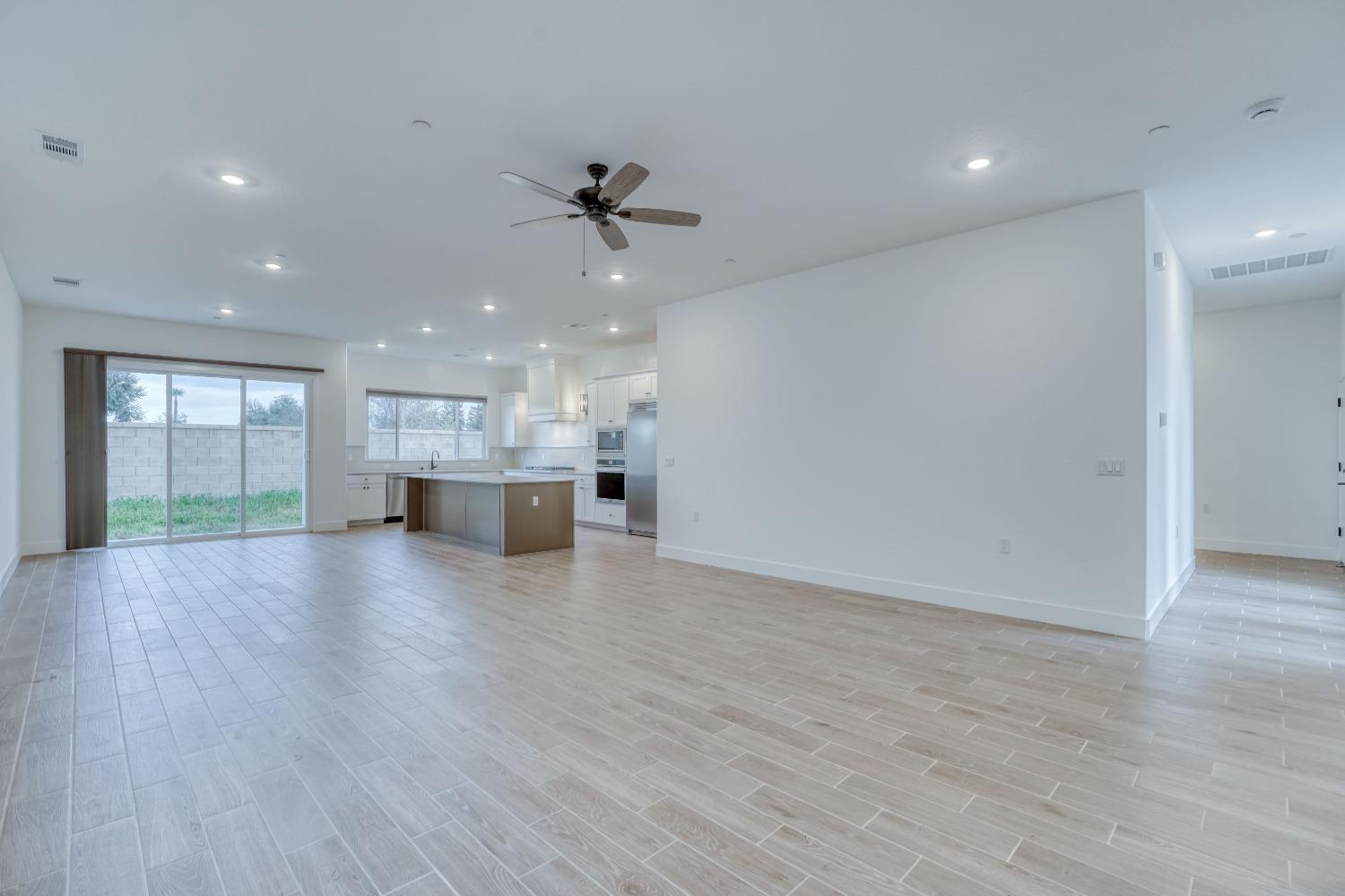 2251 North Duke Avenue Clovis, CA 93619 - Photo 5 of 26