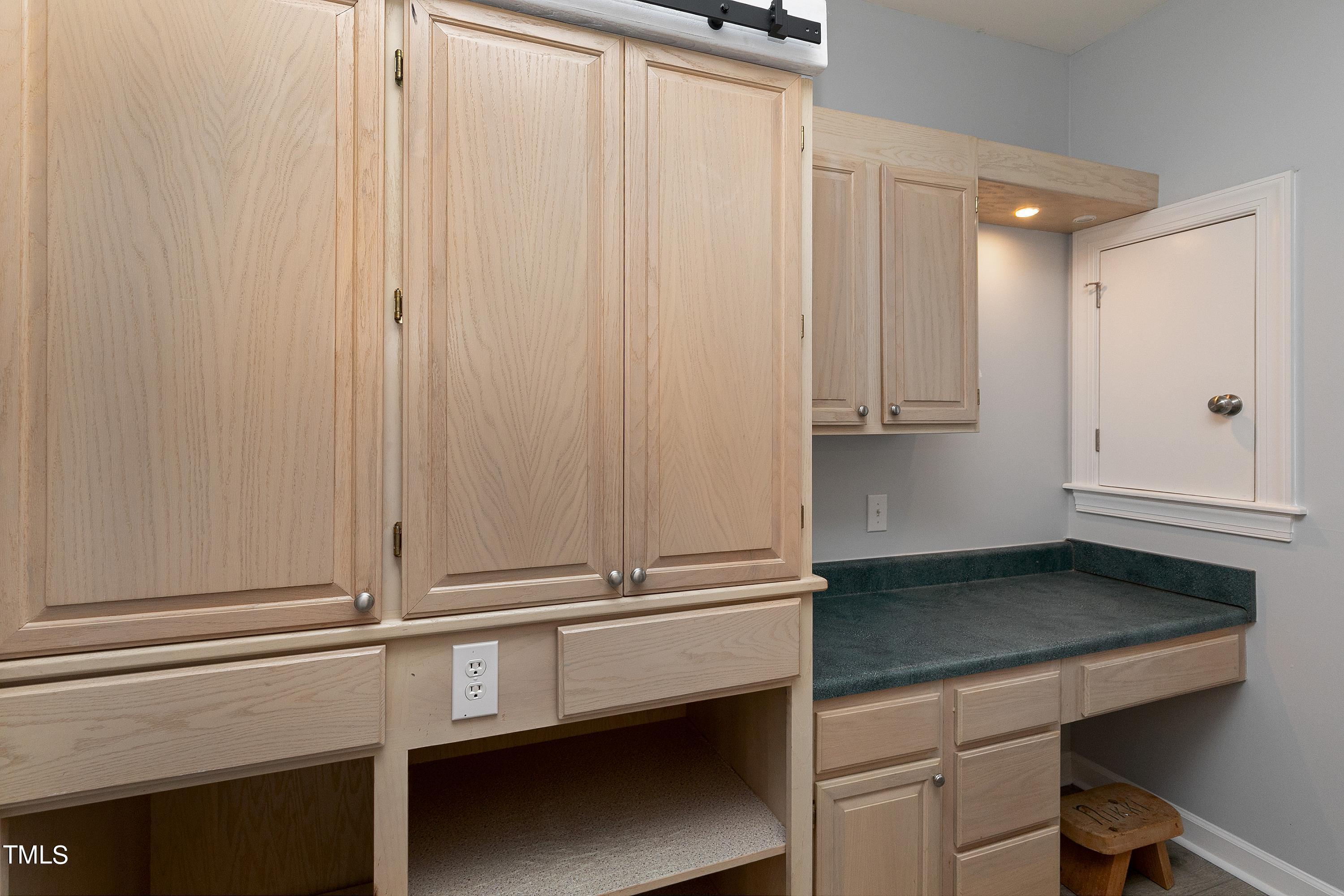 3716 Koomen Lane Raleigh, NC 27606 - Photo 22 of 75 24-Scene-24