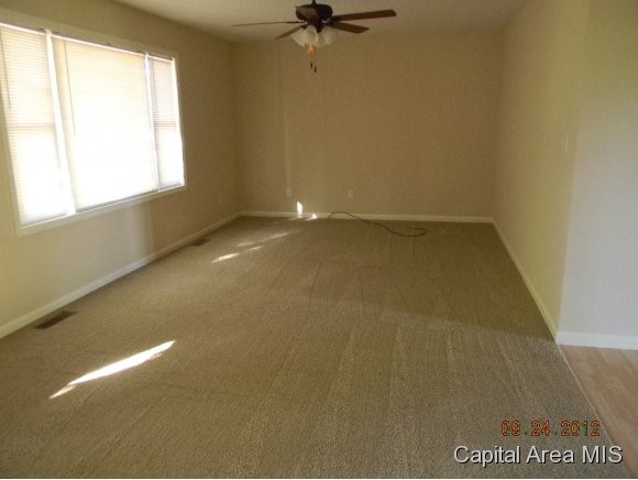 9105 Johns Creek Road Loami, IL 62661 - Photo 6 of 15 Gallery Image 6