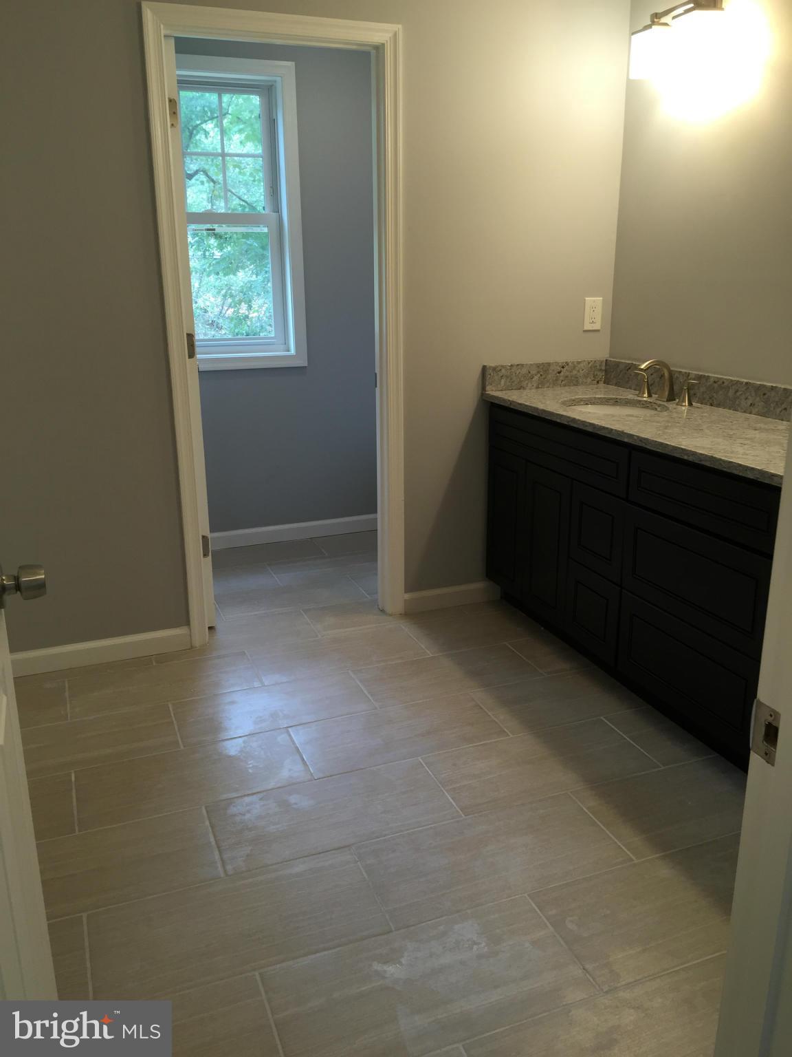 411 Thayer Place Silver Spring, MD 20910 - Photo 19 of 30 Bath (Master)