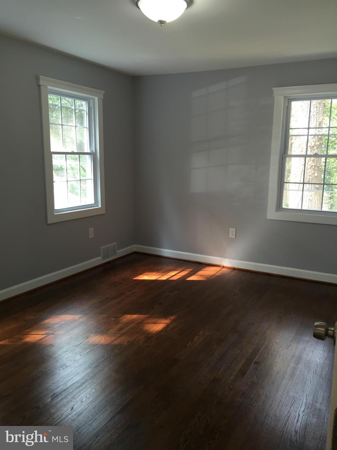 411 Thayer Place Silver Spring, MD 20910 - Photo 5 of 30 Interior (General)