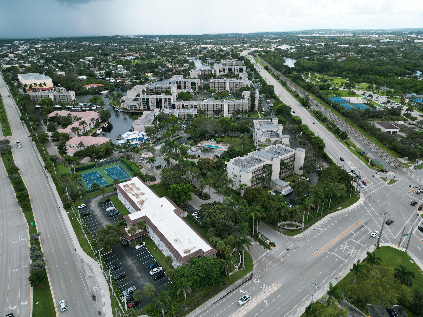 100 Royal Palm Way, Unit 2010 Boca Raton, FL 33432 - Photo 27 of 31 an aerial view of multiple house
