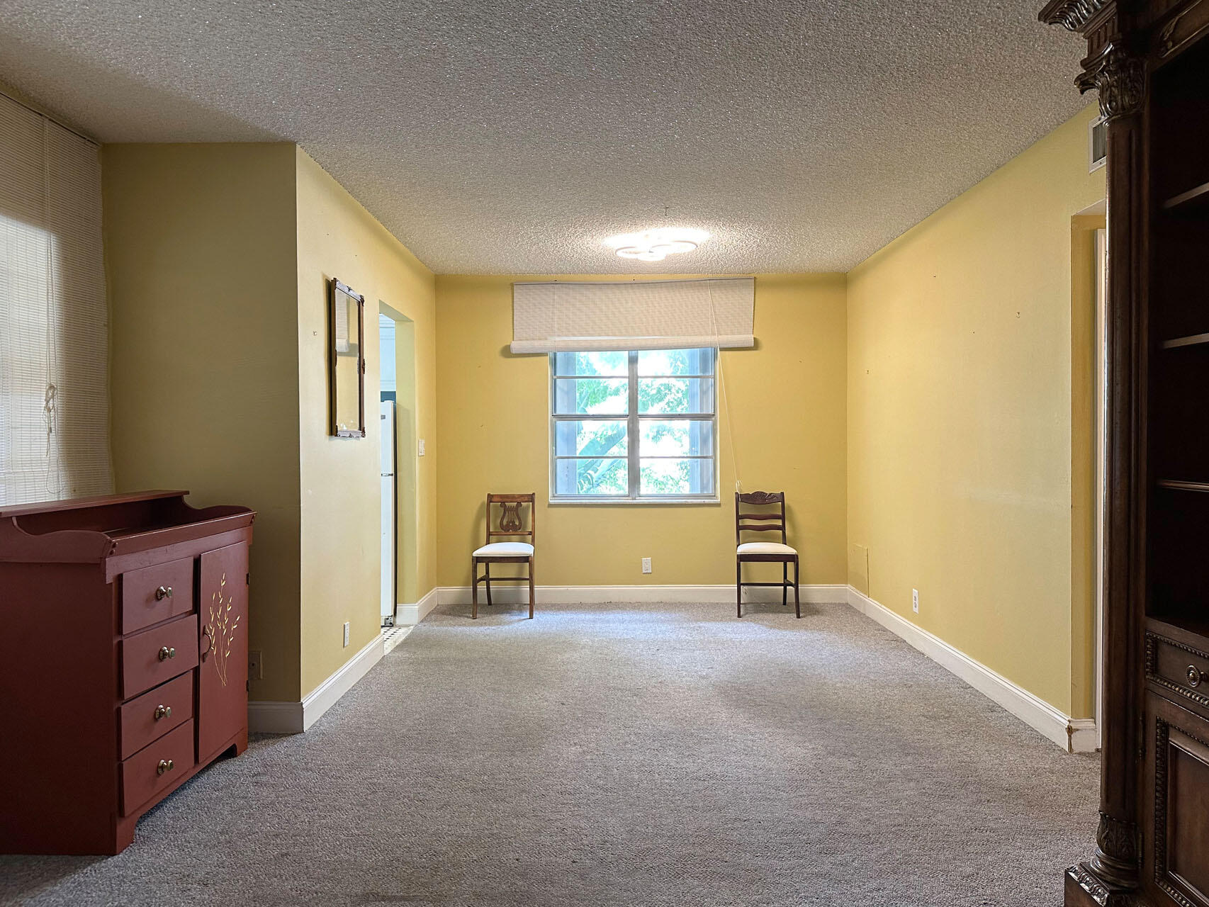 100 Royal Palm Way, Unit 2010 Boca Raton, FL 33432 - Photo 8 of 31 a view of an empty room with a window
