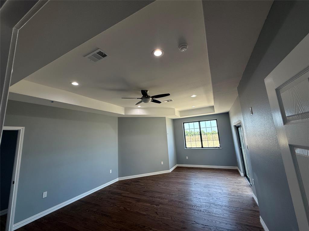 1405 County Road 247 Valley View, TX 76272 - Photo 9 of 40