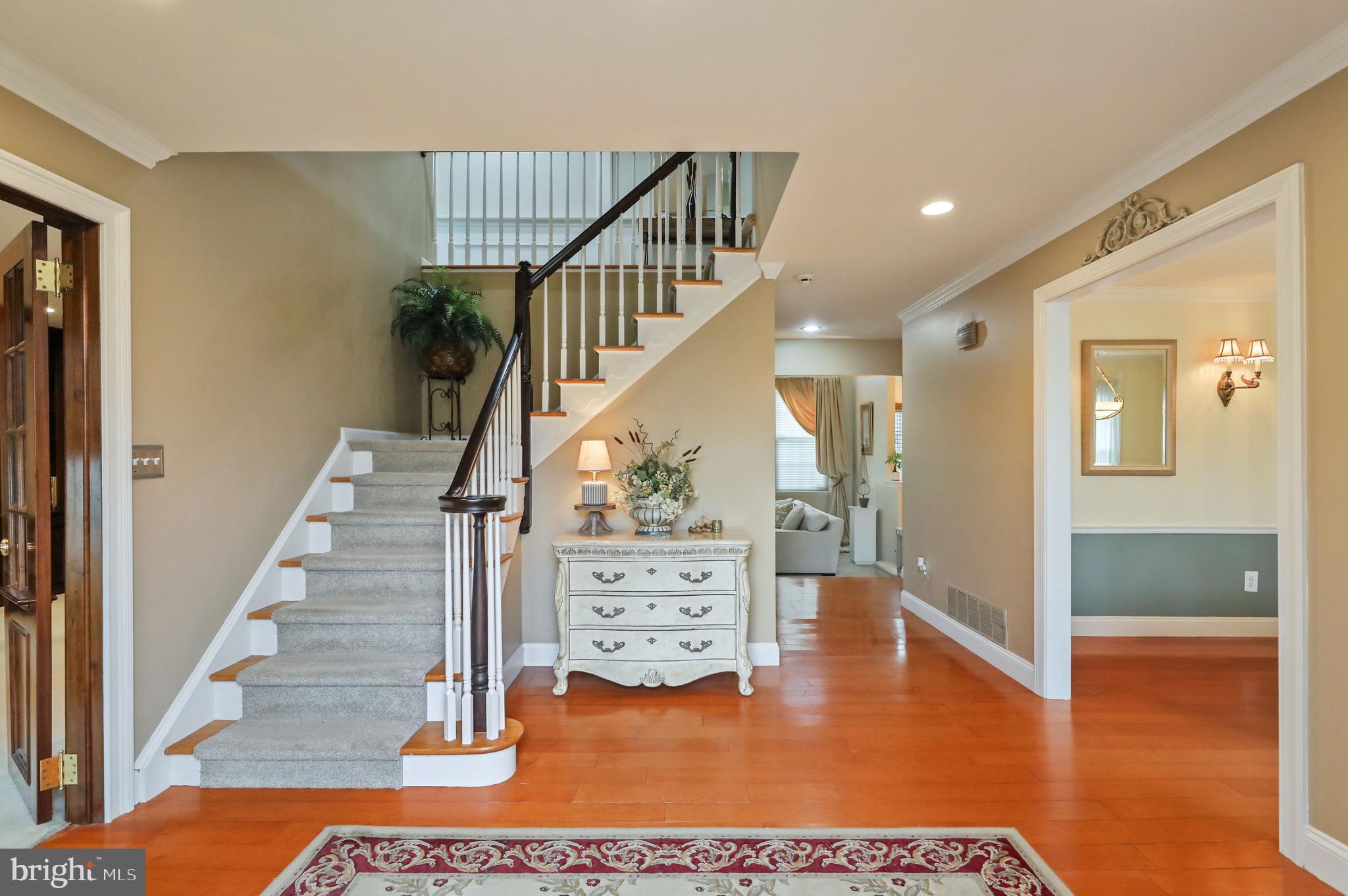 4 Windsor Lane Mount Laurel, NJ 08054 - Photo 2 of 32 Foyer