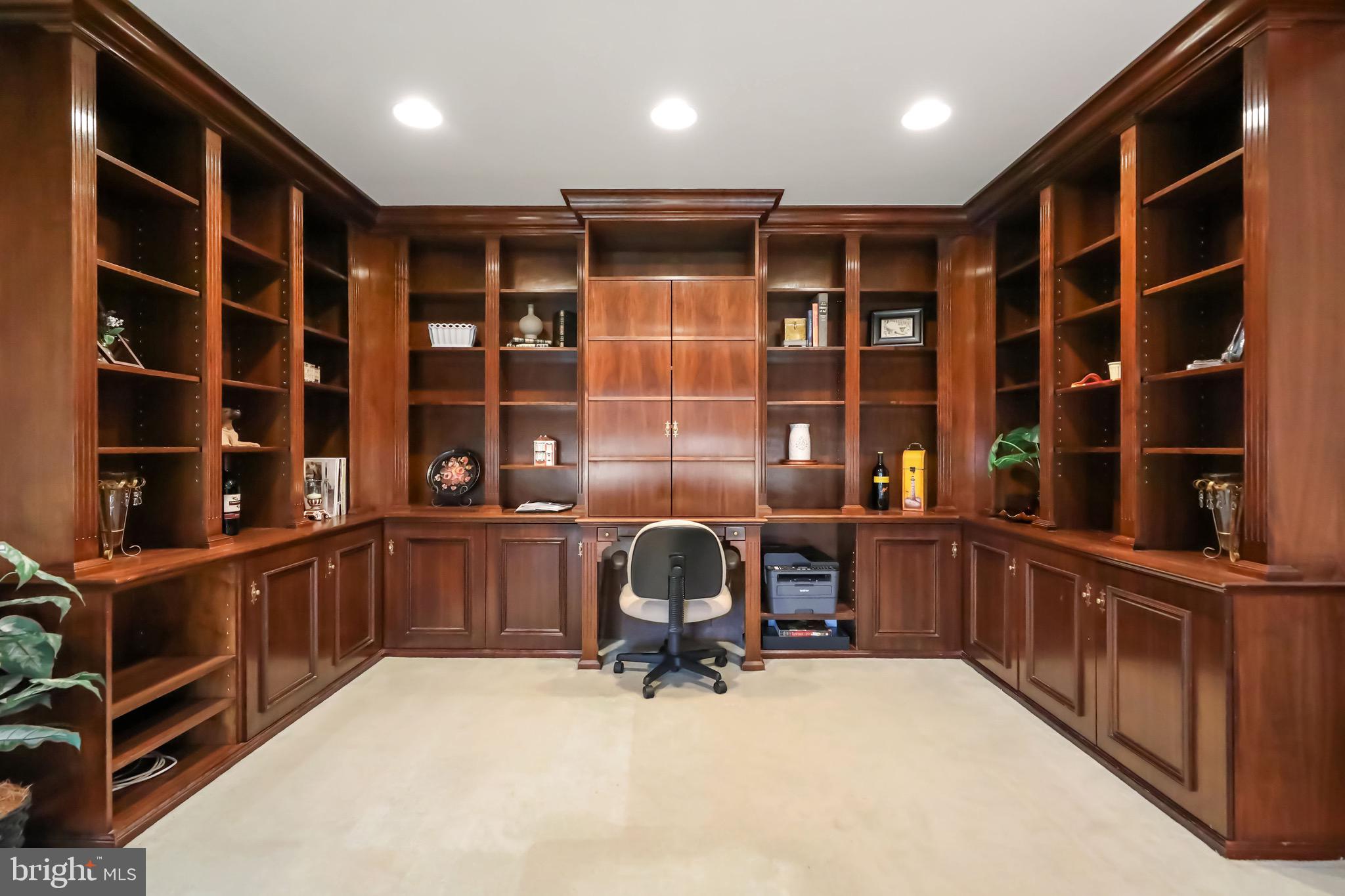4 Windsor Lane Mount Laurel, NJ 08054 - Photo 8 of 32 Office