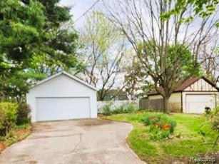 80 East Iroquois Road Pontiac, MI 48341 - Photo 4 of 26