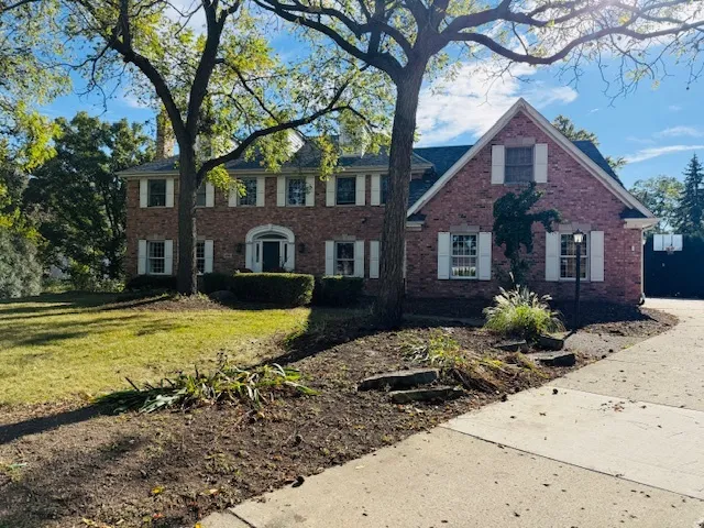 $7,200 | 210 St Michael Court, Oak Brook, IL 60523