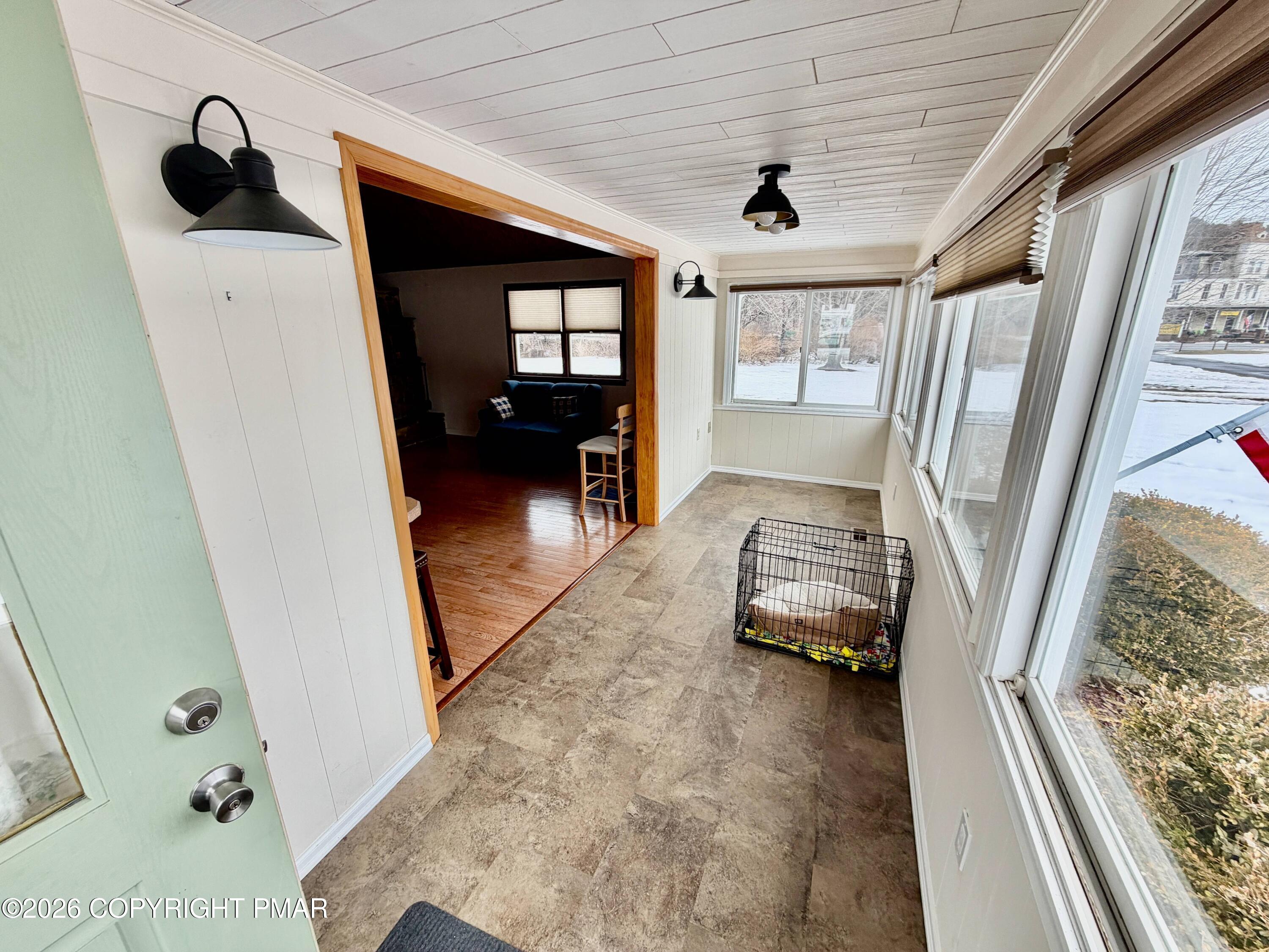 108 Rinker Drive Effort, PA 18330 - Photo 4 of 20 a view of living room