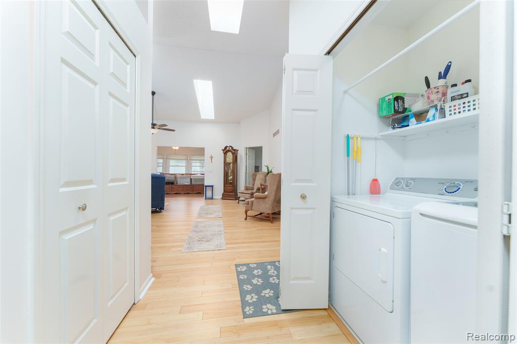 159 Addison Circle Fowlerville, MI 48836 - Photo 3 of 41