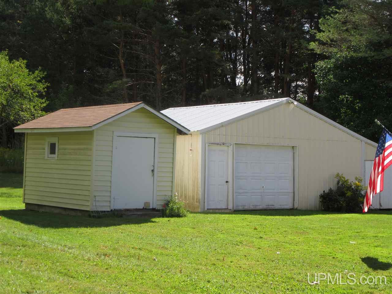 5025 Gardapee Road Manistique, MI 49854 - Photo 2 of 15