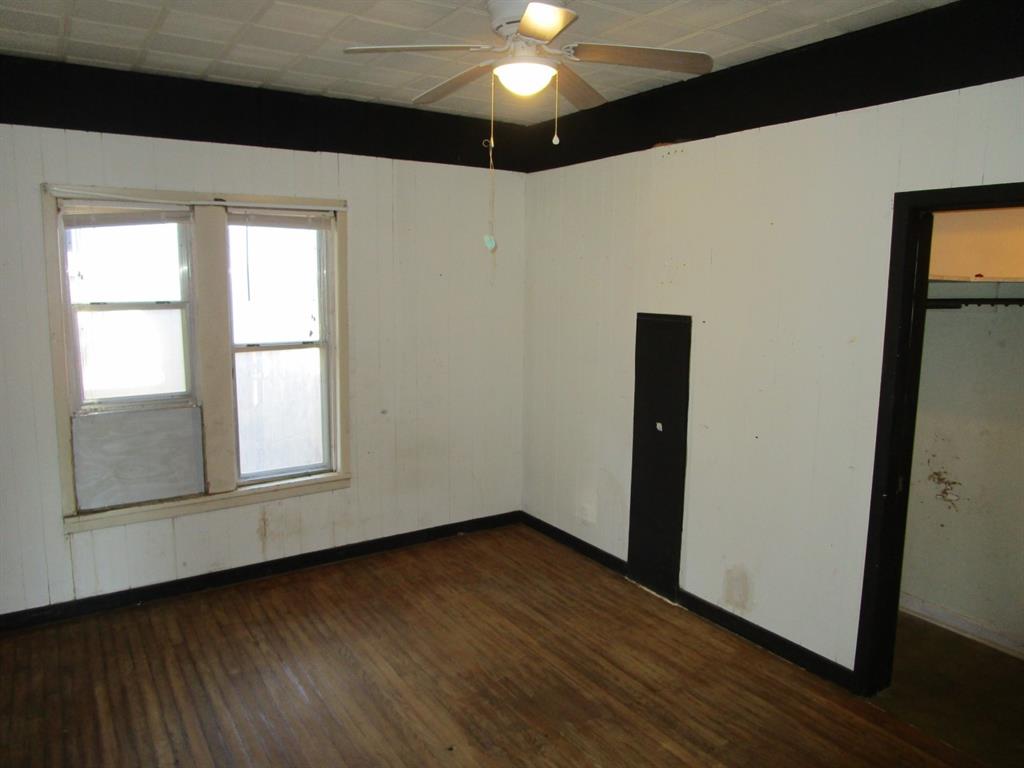 402 3rd Street Crowell, TX 79227 - Photo 13 of 19