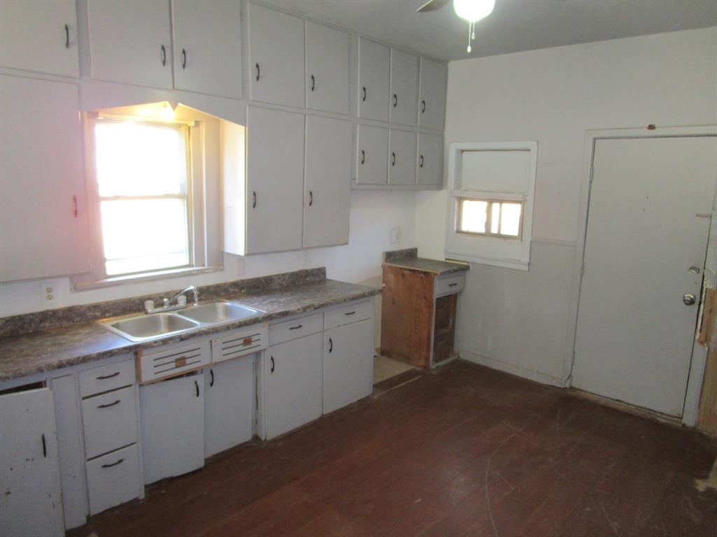 402 3rd Street Crowell, TX 79227 - Photo 17 of 19