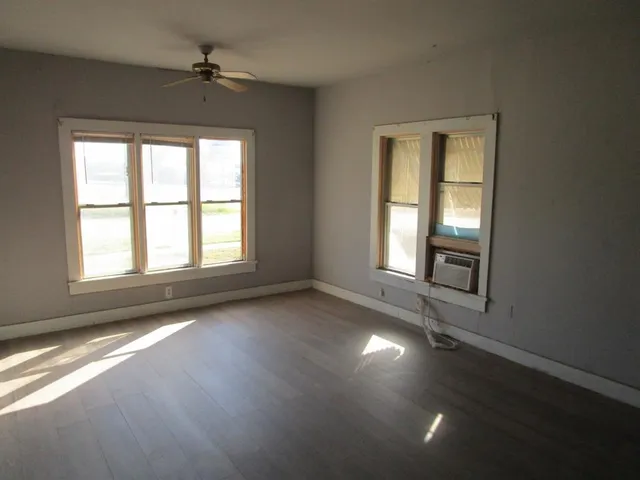 $55,000 | 402 3rd Street, Crowell, TX 79227