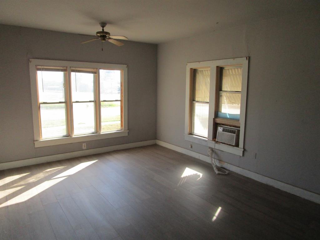 402 3rd Street Crowell, TX 79227 - Photo 8 of 19