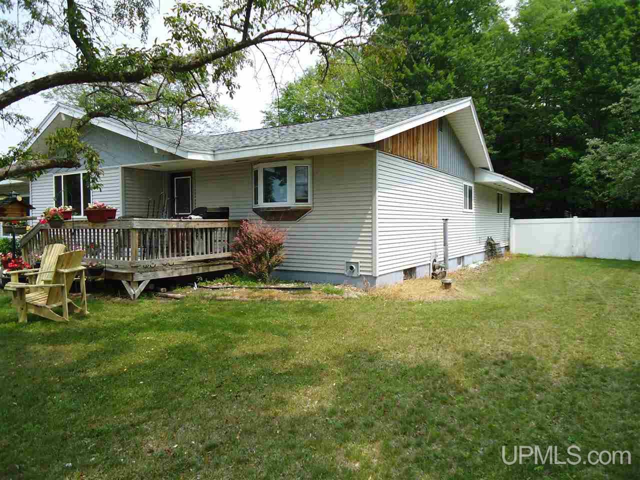 6762 N Road Escanaba, MI 49829 - Photo 3 of 25