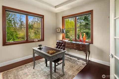 $4,600,000 | 1018 East Lake Sammamish Parkway Southeast, Sammamish, WA 98075