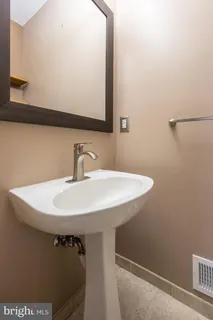 $530,000 | 7 Mohawk Trail, Burlington, NJ 08016