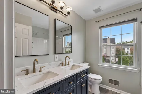 $530,000 | 7 Mohawk Trail, Burlington, NJ 08016