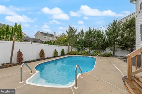 $530,000 | 7 Mohawk Trail, Burlington, NJ 08016