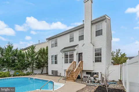 $530,000 | 7 Mohawk Trail, Burlington, NJ 08016