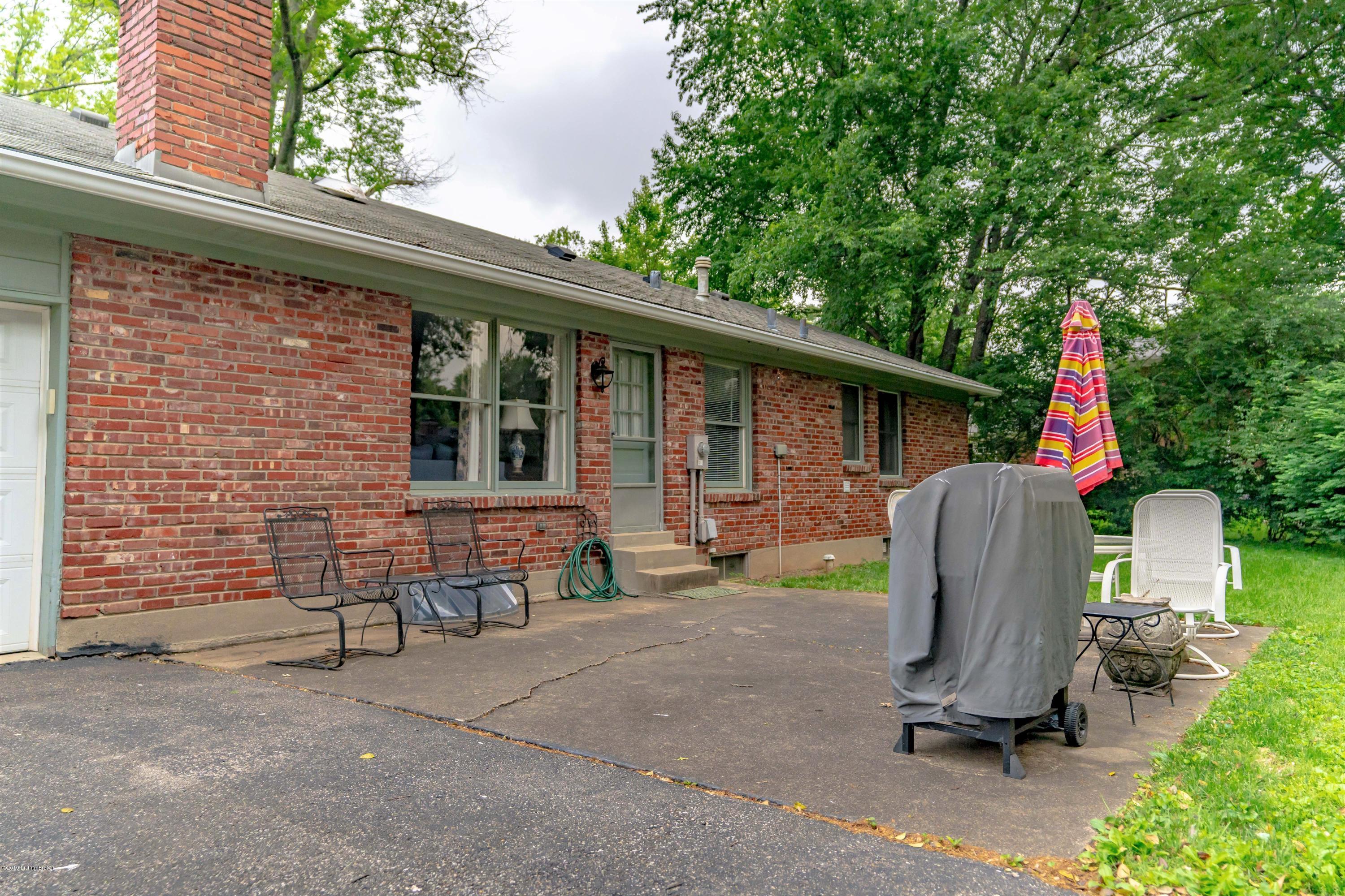 8612 Banbridge Road Louisville, KY 40242 - Photo 25 of 27 Patio