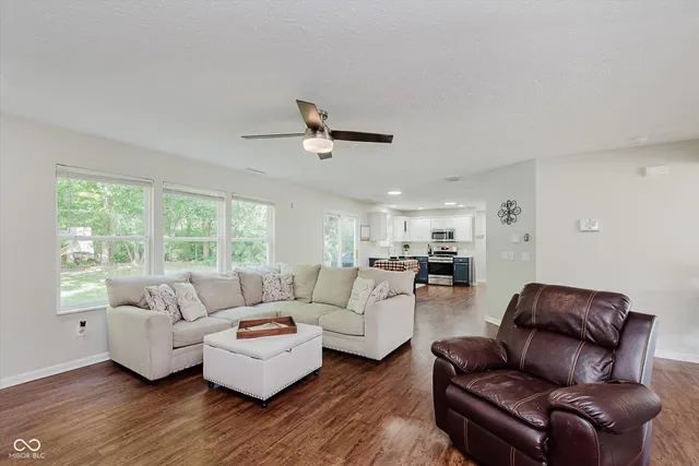 $334,900 | 5858 Bonneville Way, Indianapolis, IN 46237