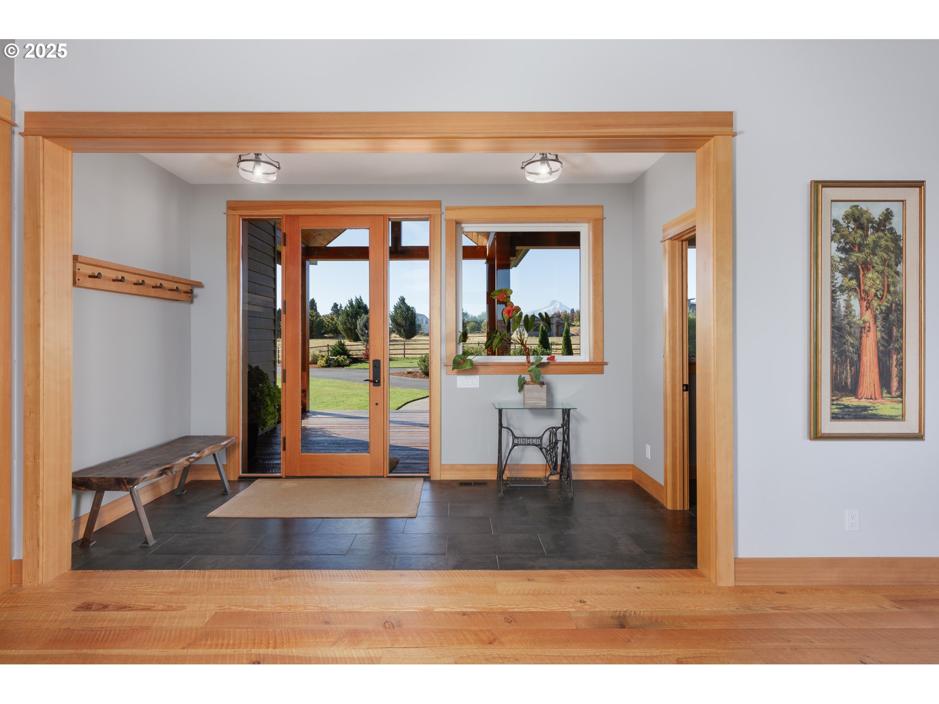 850 Methodist Road Hood River, OR 97031 - Photo 11 of 48 Entrance/Foyer