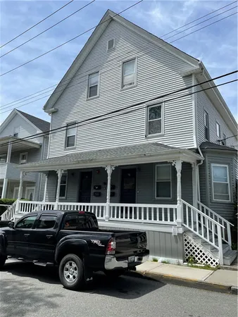 $1,850 | 96 Warner Street, Unit A, Newport, RI 02840