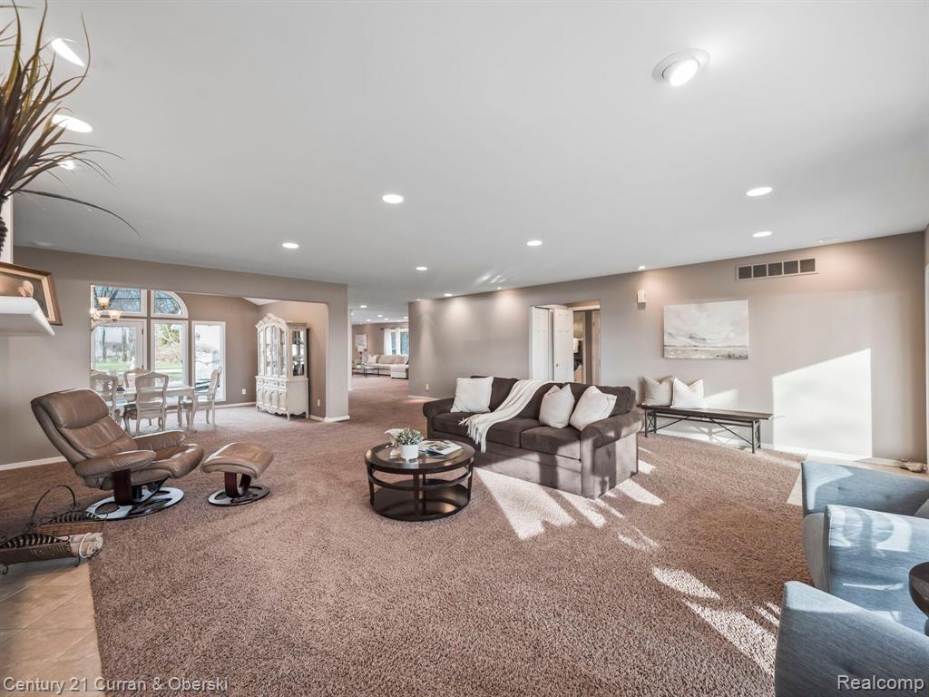 23722 East River Road Grosse Ile, MI 48138 - Photo 17 of 38