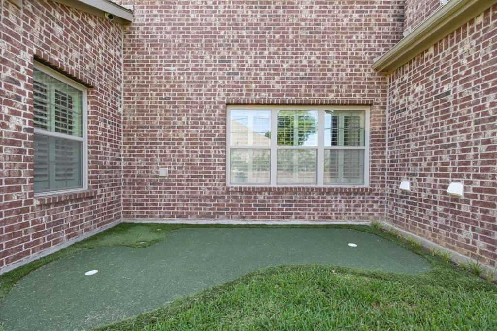 708 Northwood Road Fort Worth, TX 76107 - Photo 36 of 40