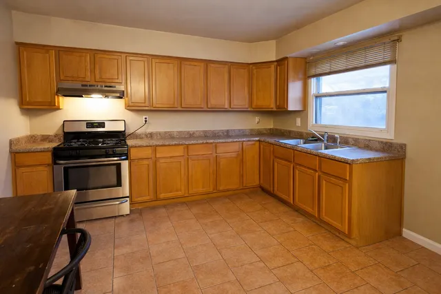 $179,000 | 720 Blackhawk Drive, University Park, IL 60484