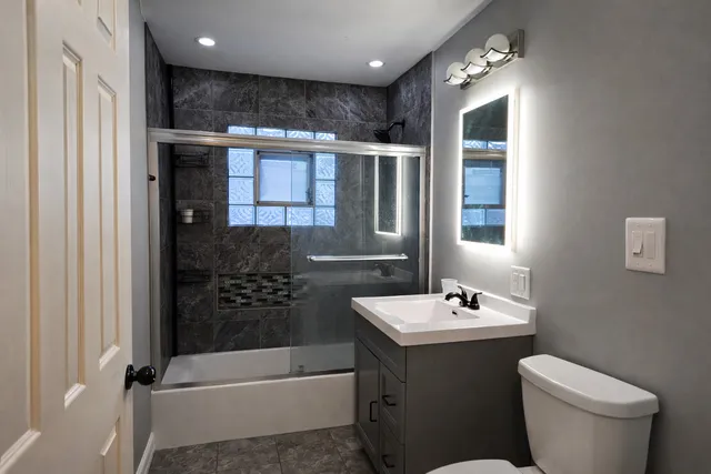 $179,000 | 720 Blackhawk Drive, University Park, IL 60484