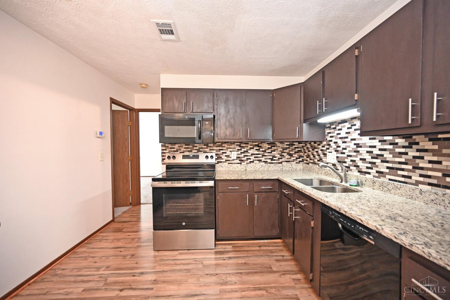 535 Davis Road, Unit 1 Cincinnati, OH 45255 - Photo 14 of 34 Gallery Image 14