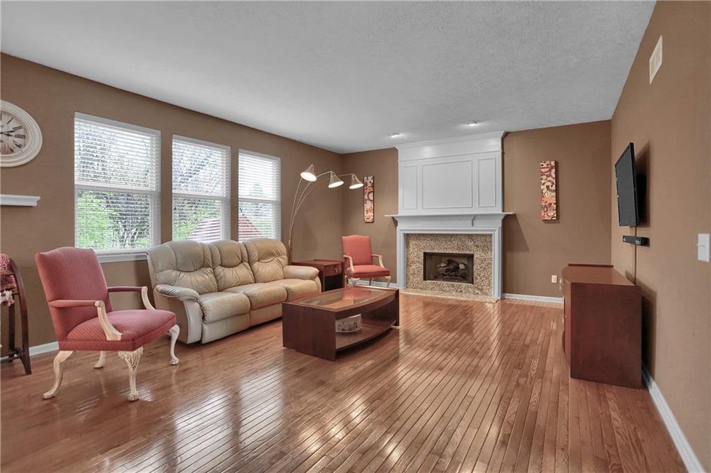 7624 Prairie View Drive Indianapolis, IN 46256 - Photo 13 of 44