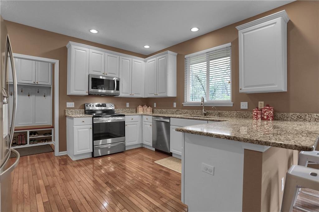 7624 Prairie View Drive Indianapolis, IN 46256 - Photo 17 of 44