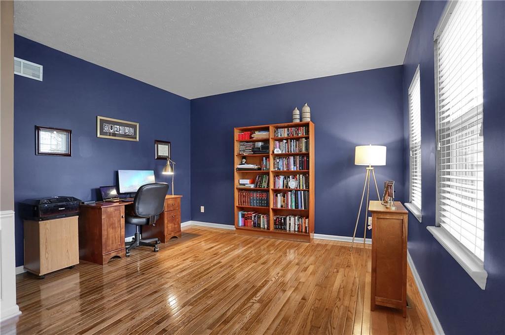 7624 Prairie View Drive Indianapolis, IN 46256 - Photo 8 of 44