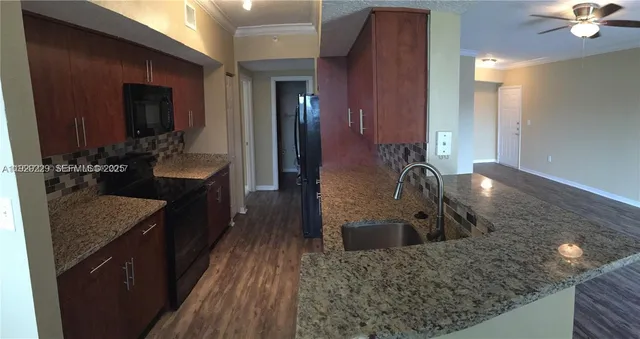 $2,350 | 11601 Southwest 2nd Street, Unit 21307, Pembroke Pines, FL 33025