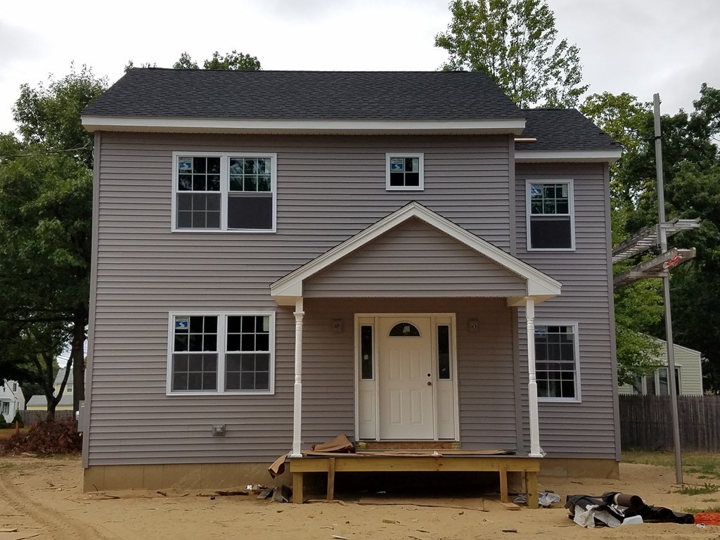 90 Lang Street Springfield, MA 01104 - Photo 4 of 14 Gallery Image 4