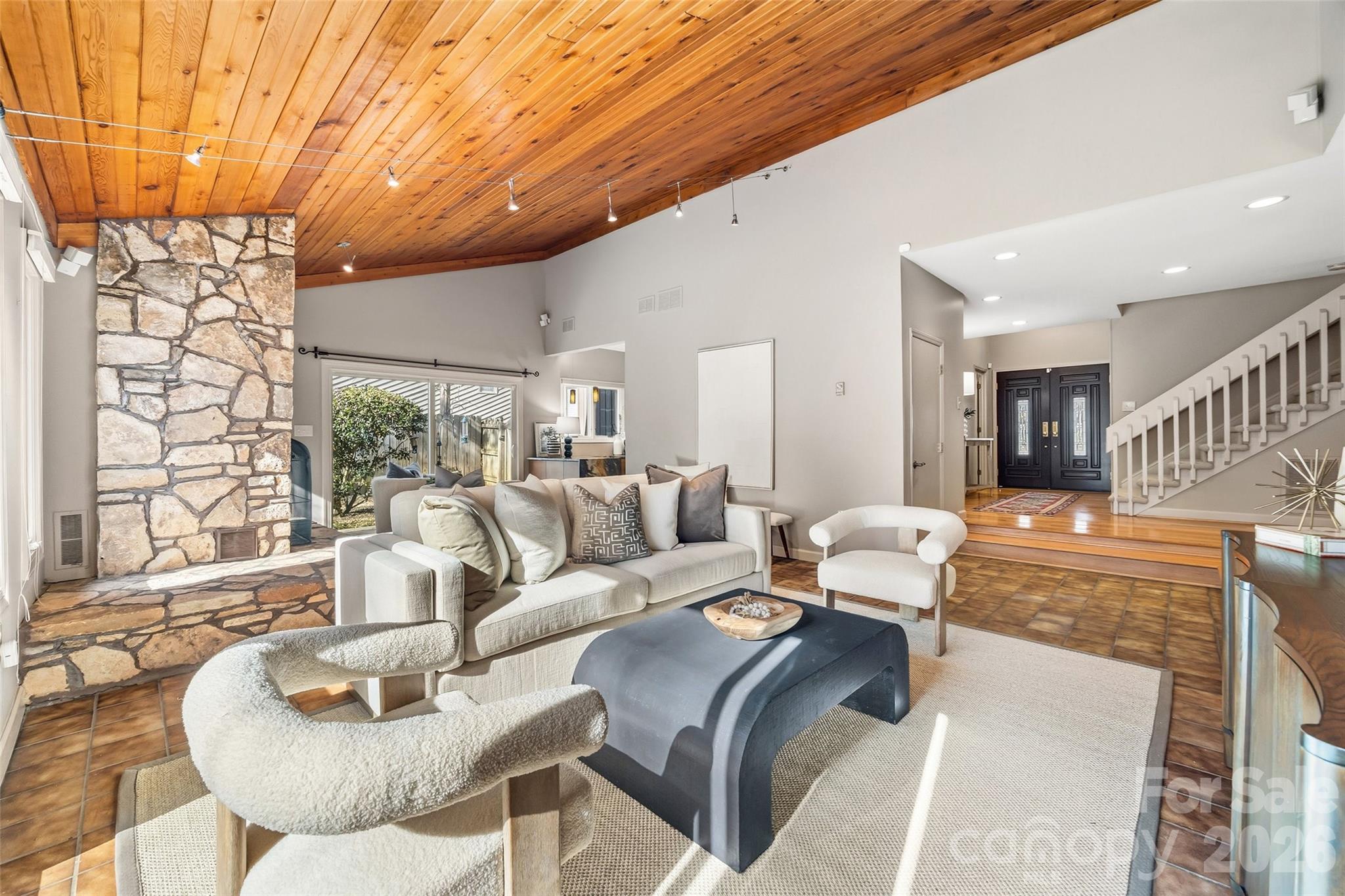 5337 Hillingdon Road Charlotte, NC 28226 - Photo 4 of 48 Gallery Image 4