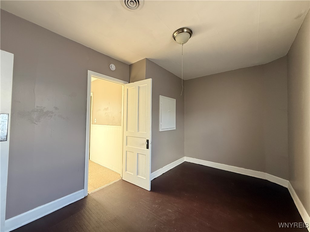 268 Sumner Place Buffalo, NY 14211 - Photo 7 of 31