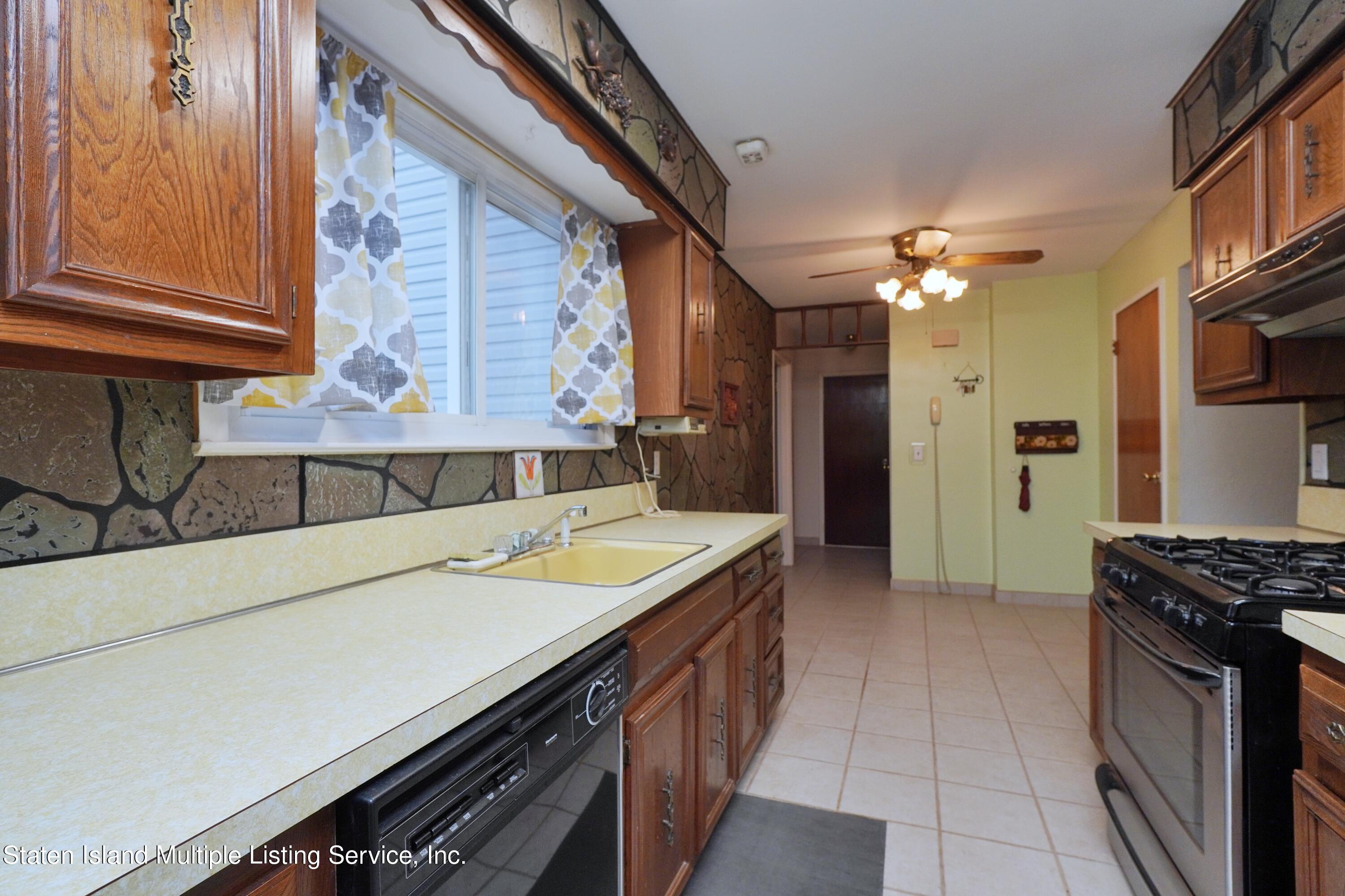 498 Willow Road West Staten Island, NY 10314 - Photo 15 of 37 Photo Jun 06 2019, 10 19 00 PM