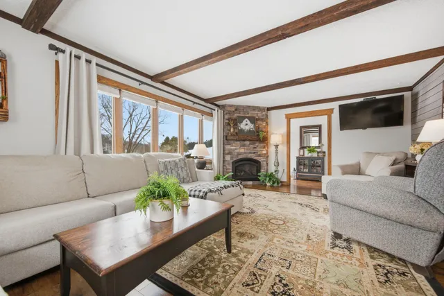 $549,990 | 20818 Enterprise Valley Drive, Lewiston, MN 55952